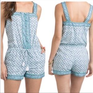Vineyard vines blue embroidered tiny leaves romper